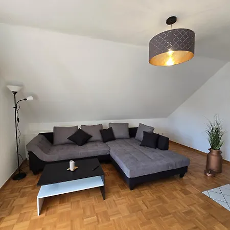 Grosse Dachgeschosswohnung In Loehne-bad Oeynhausen Apartment