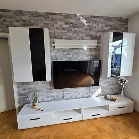 Grosse Dachgeschosswohnung In Loehne-bad Oeynhausen Lohne (North Rhine-Westphalia)