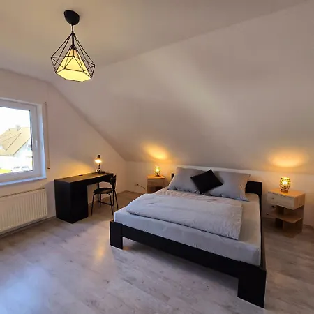 Apartamento Grosse Dachgeschosswohnung In Loehne-bad Oeynhausen